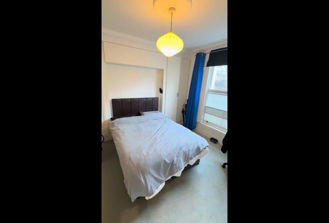 Bright double room in Poplar, near Canary Wharf  Main Photo