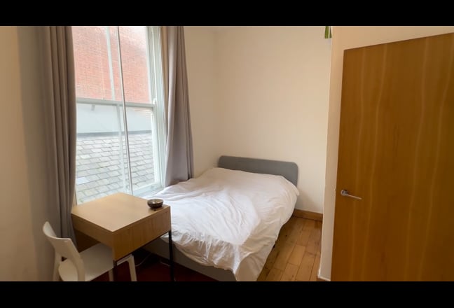 Clean&bright double room, 3min walk to Kings Cross Main Photo