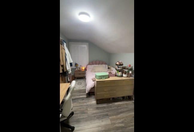 Double Room in flatshare available in Wimbledon Main Photo