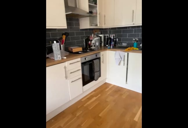 Gorgeous spacious room in North Finchley flat Main Photo