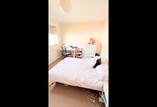 🏡 Two Spacious Double Rooms - All Bills Included! Main Photo