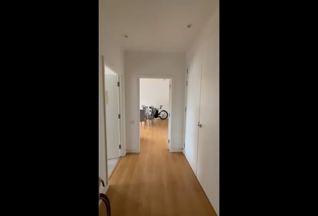 Modern Ensuite Room in Zone 1 Flat - &pound;1,200/month Main Photo