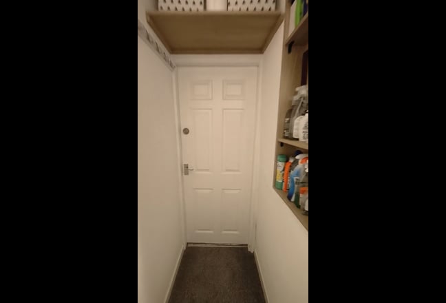 Clean & Tidy Friendly House – Local, Commuters Main Photo