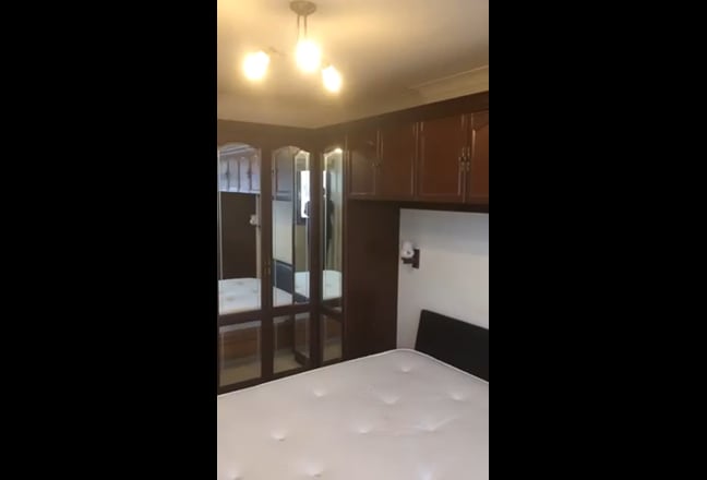 Spacious Ensuite  Room Main Photo