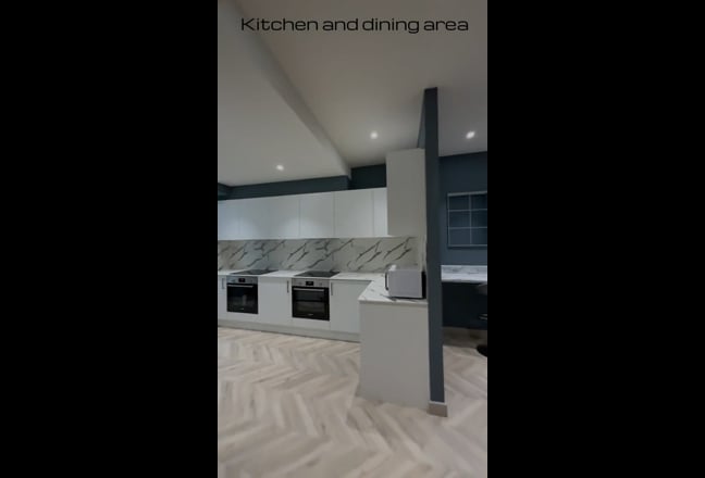 Ensuite Double Room by Morden Station (5min walk) Main Photo