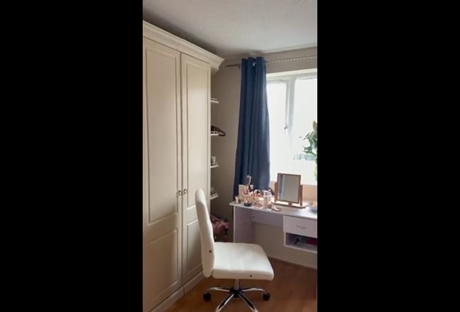 Large En-suite double room with Canary Wharf views Main Photo