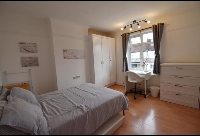 Extra Large Room in East Croydon - All bills inc! Main Photo