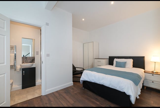 *Amazing LARGE Ensuite rooms*  near Purley Station Main Photo