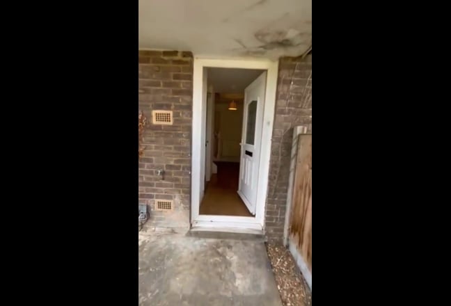 Available double bed ensuite in 5 bedroom Main Photo