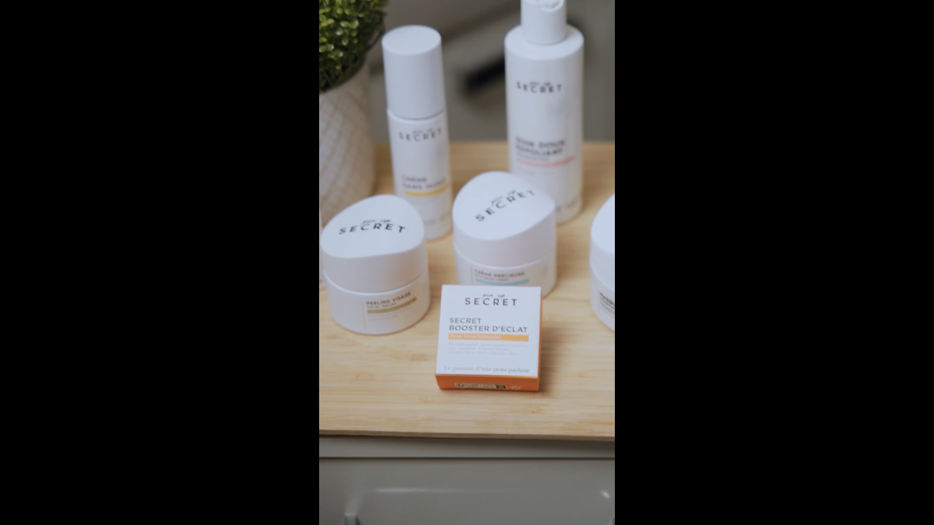 Socials - PinUp Secret