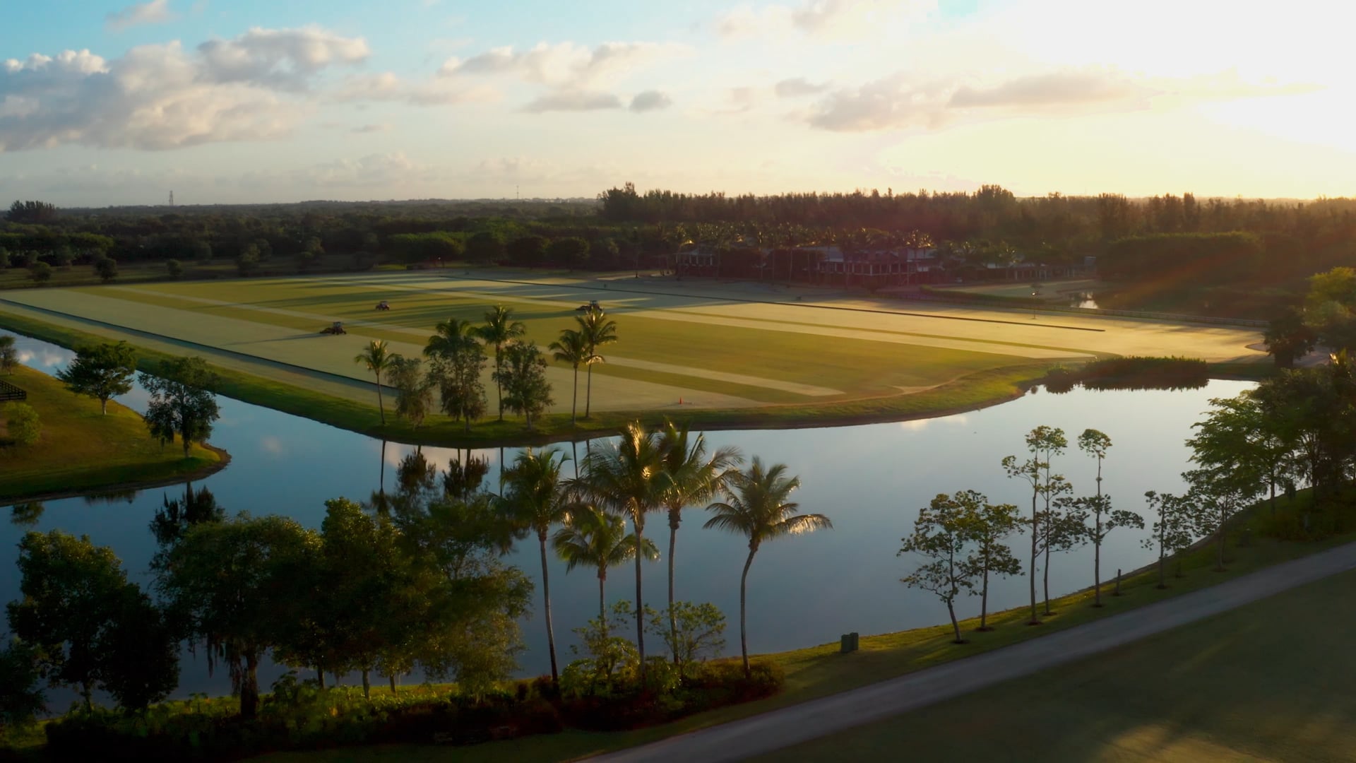 Valiente Farm Trailer