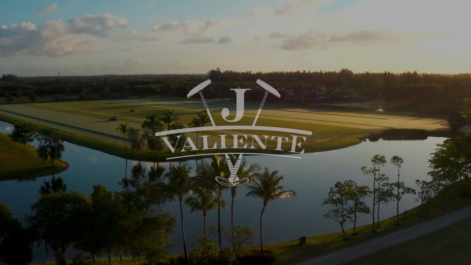 Valiente Farm Trailer - 30 sec