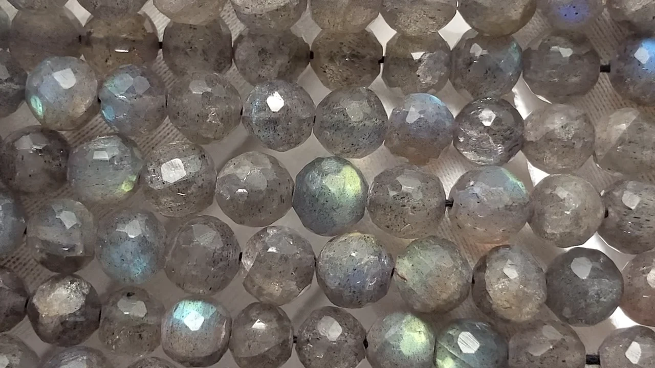 ラブラドライト（産地・マダガスカル） ラウンドカット5～8mm 1連（約