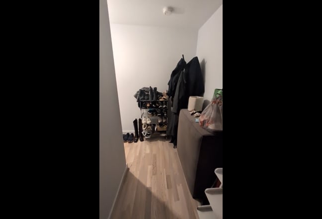 Large double room in Elephant Park Main Photo