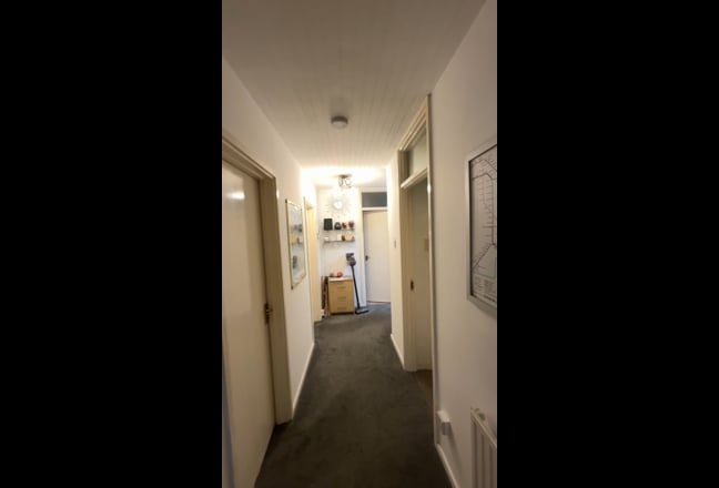 Single Bedroom, 5mins walk away from Stratford Stn Main Photo