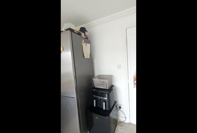 Spacious double room for Rent in E13 Main Photo