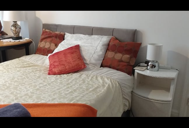 Lovely Cosy Room ,Sutton. All bills included. Main Photo