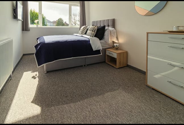 Large Ensuite Double Room Available- All Bills inc Main Photo