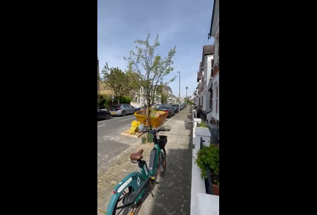 Bright, Spacious Double Room in Modern 3-Bed Flat Main Photo