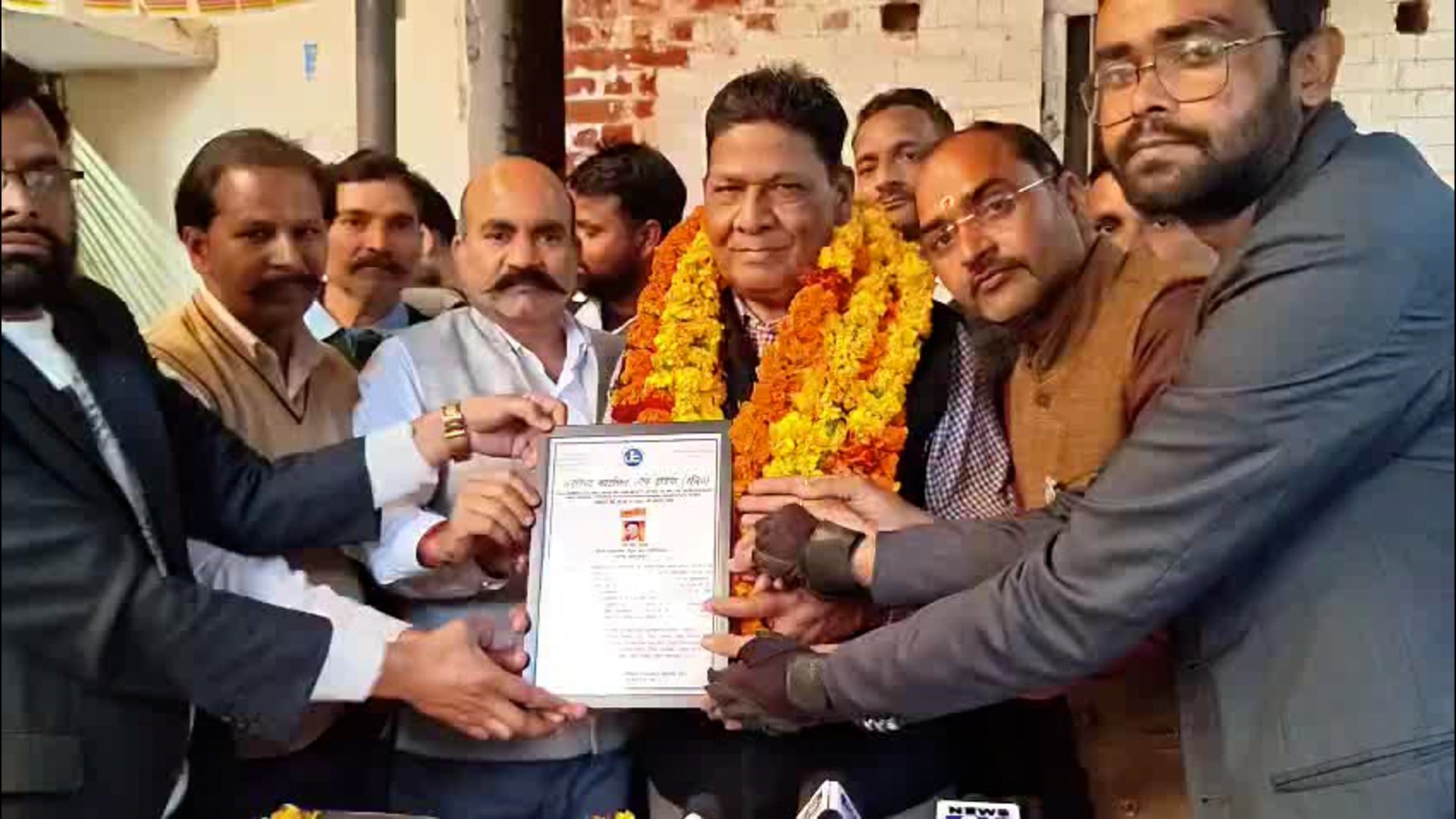 शाहजहांपुर कचहरी अधिवक्ता चुनाव में जीत दर्ज की