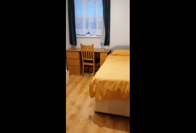 Single Room in 2 Bedroom Flat to Share Earls Court Main Photo