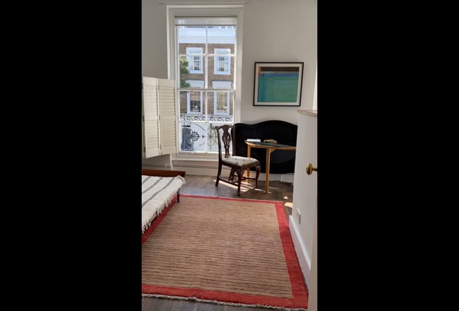 3 Month Stay or M-F| Female|nr Kings Cross|ensuite Main Photo