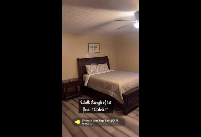  Beautiful 5 bedroom house 2 private baths Main Photo