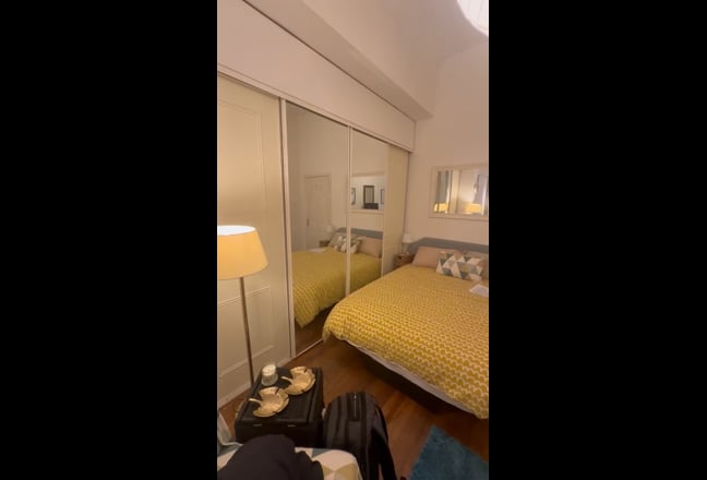 Stylish Double Room Next to Beaches & Town Centre Main Photo