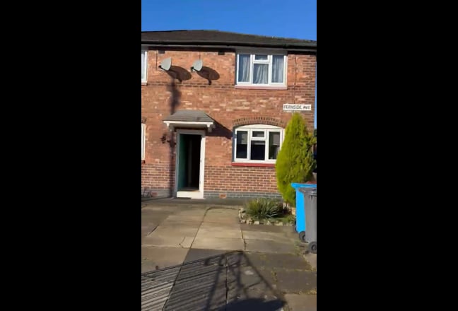 Double room with all bills included  Main Photo