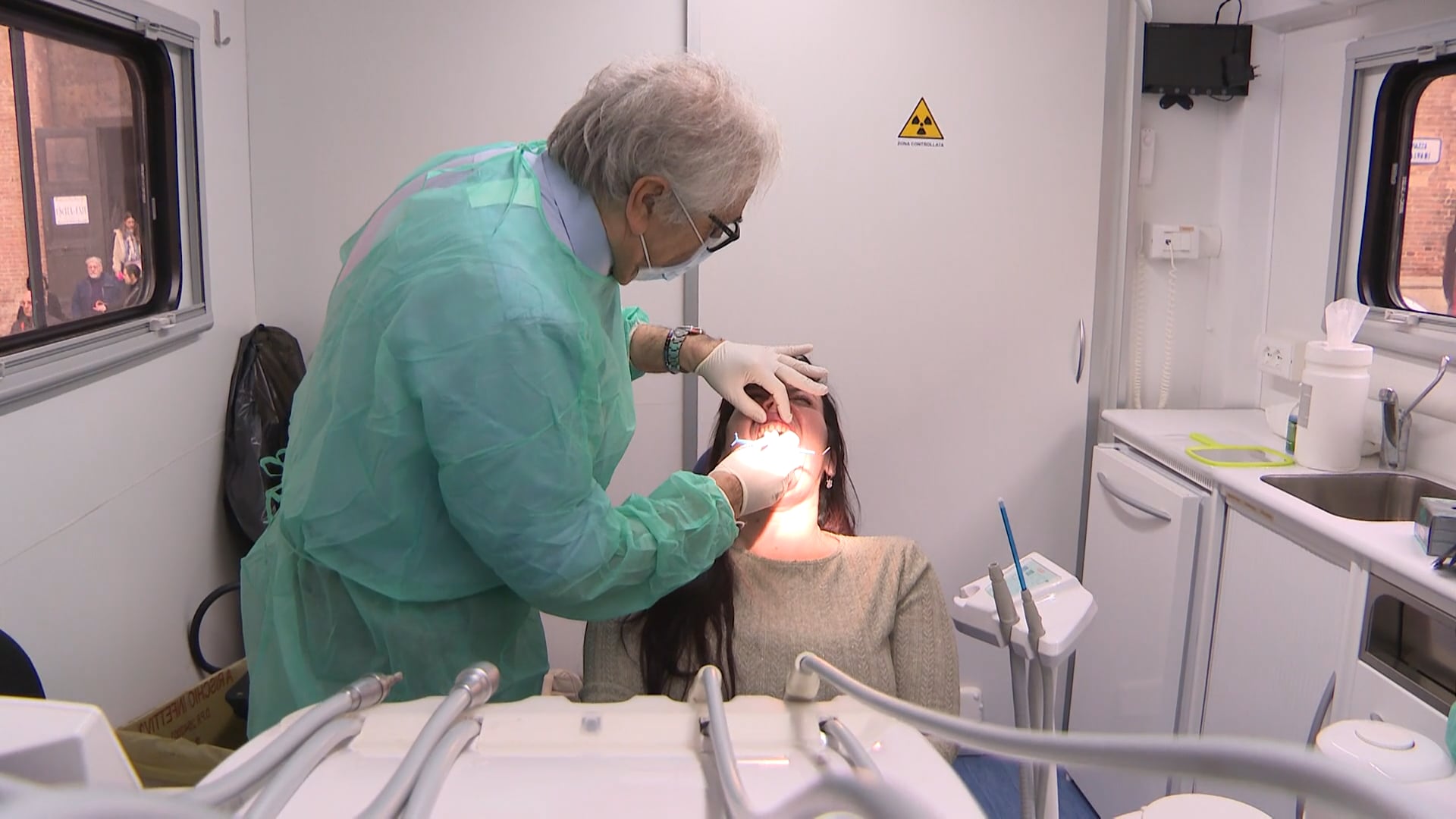 Visite odontoiatriche gratuite in piazza Galvani