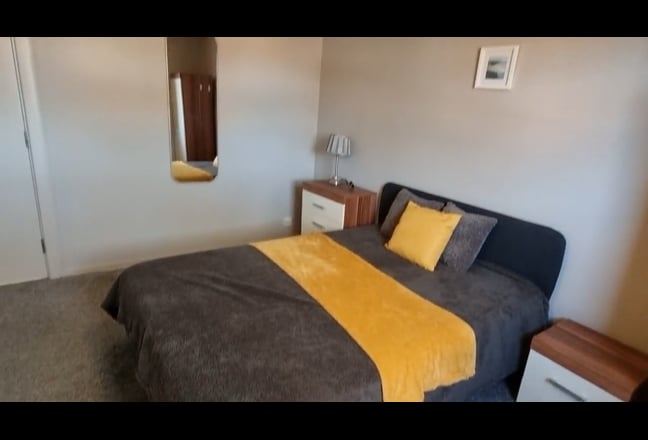 Double Room Close to Princess Royal Hospital Main Photo