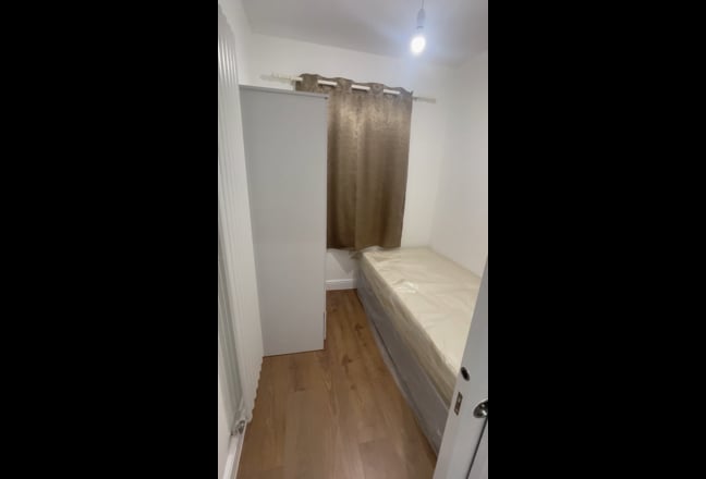 Single room for rent  Main Photo