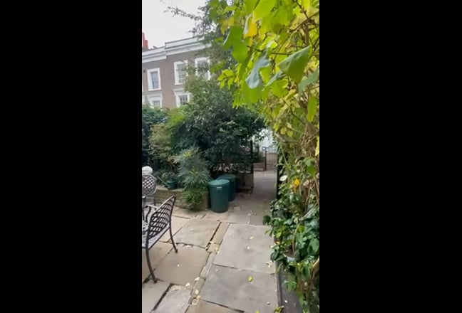 Large Double With Private Bathroom Luxury Townhous Main Photo