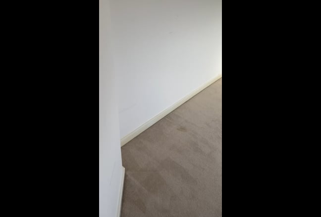 Private room in family friendly home Main Photo