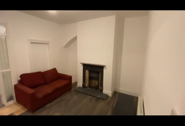 A studio flat and a one bed flat for rent Main Photo