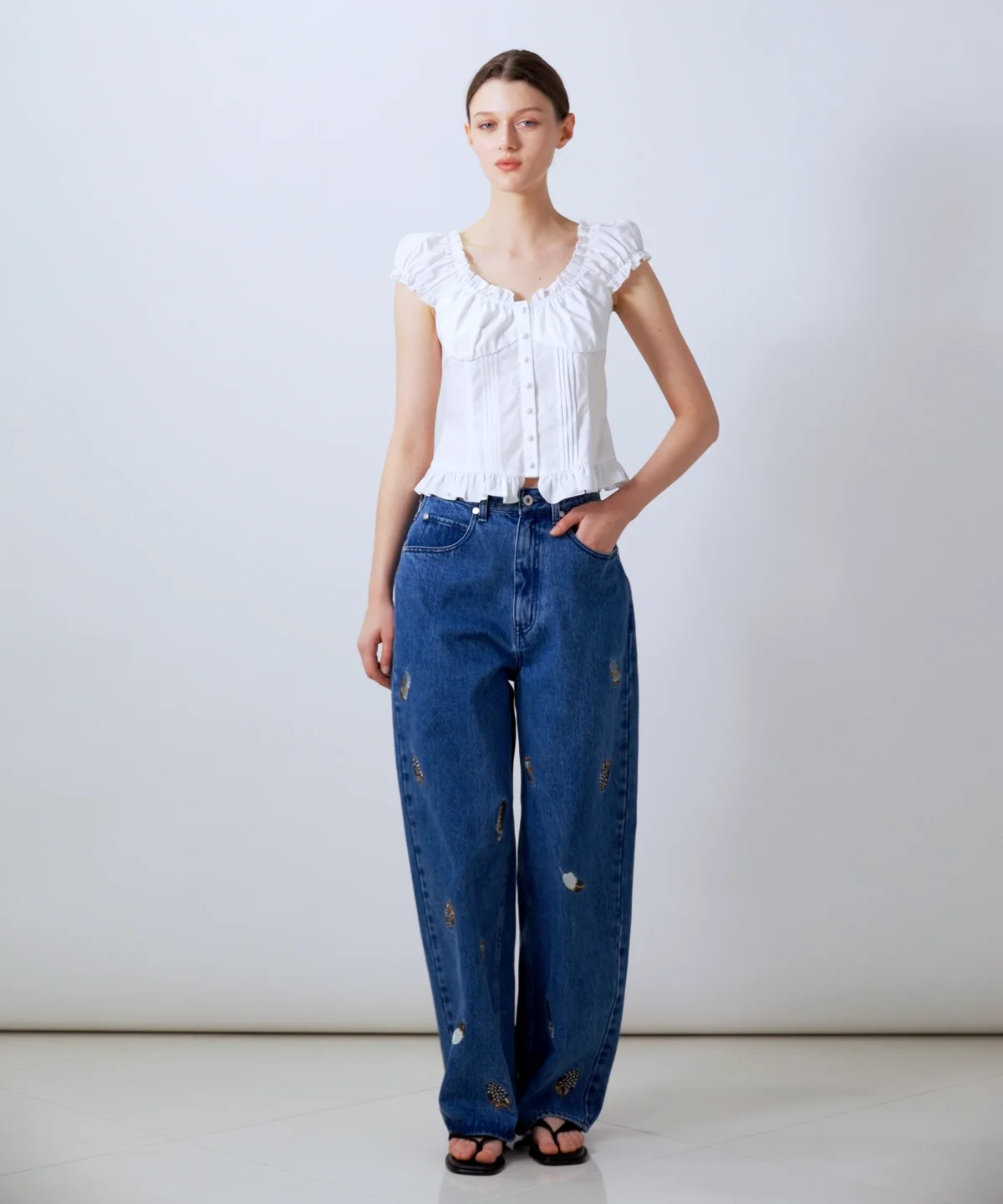 DSC / フェザー刺繍 デニムパンツ BOTTOMS Night STORE | ダブル