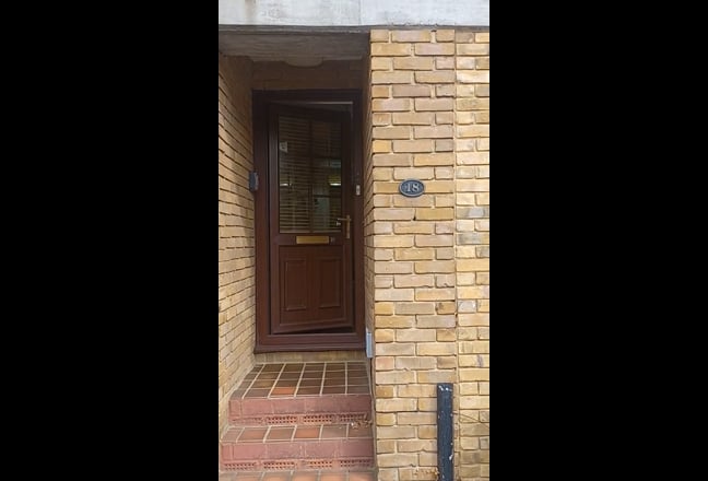 Double ensuite near Tube (Rm3) Main Photo