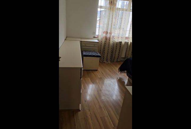 One bed room flat in converted house  Main Photo