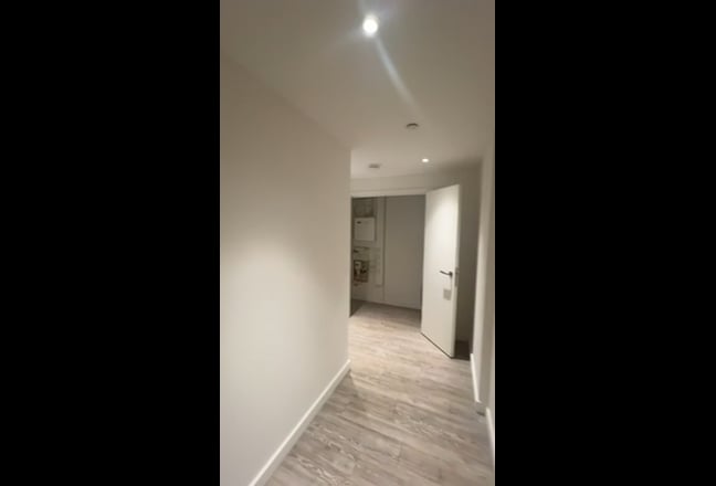 Luxury 2-Bed, 2-Bath w Huge Balcony  Main Photo