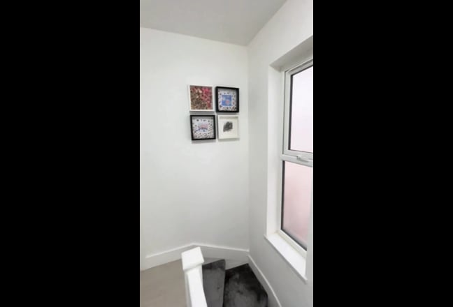 Double room, 3 mins from Hounslow East Tube statio Main Photo