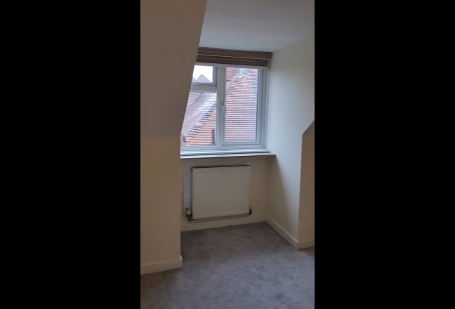 2 bed flat Charminster Main Photo