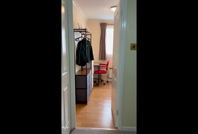 Amazing Single Bedroom - For Female Prof./Student Main Photo