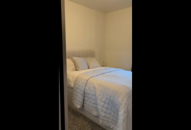 Double Room w/Private Bathroom Main Photo