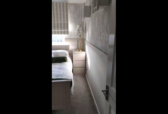 Double bedroom in a Professional Houseshare Main Photo