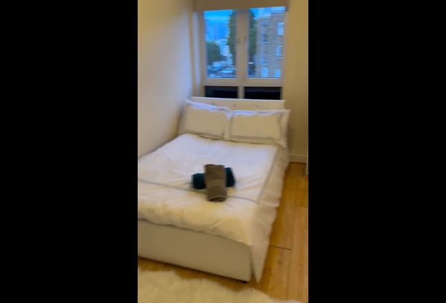 Beautiful flat with breathtaking waterside views  Main Photo