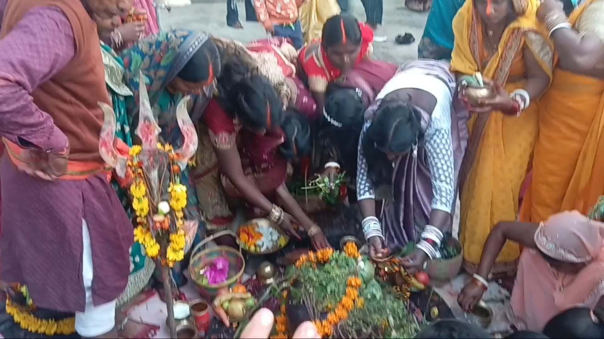 महाशिवरात्रि पर्व के अवसर पर भोलेनाथ की पूजा अर्चना को उमड़ा आस्था का जन सैलाब