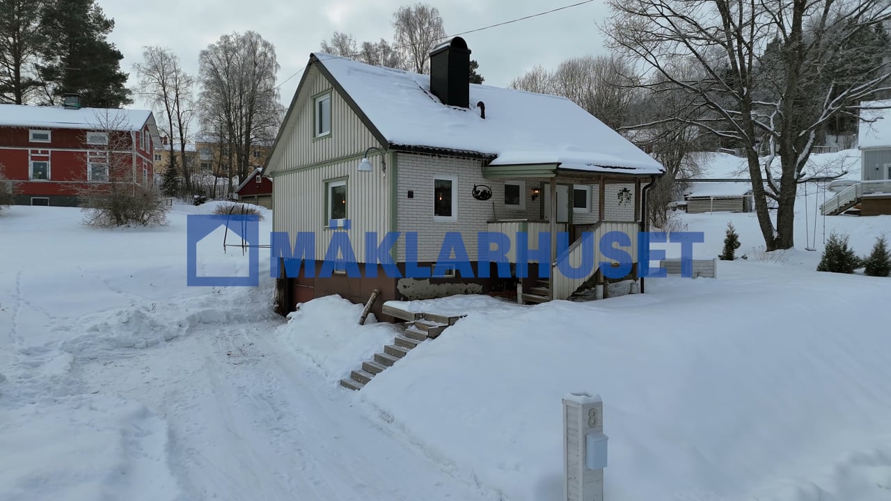5 rum Villa på Skidbacksvägen 8 Domsjö Örnsköldsviks kommun - video