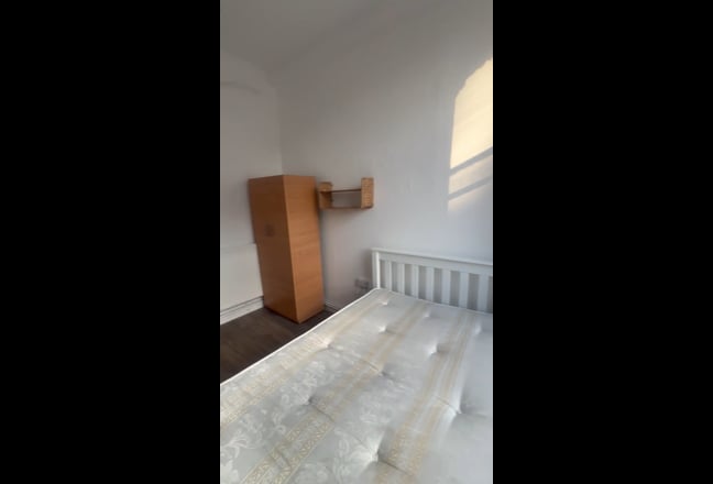Large double room/ 2BED Flat/ Angel - &pound;288PW Main Photo