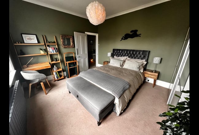 Beautiful Room in a Beautiful House Main Photo