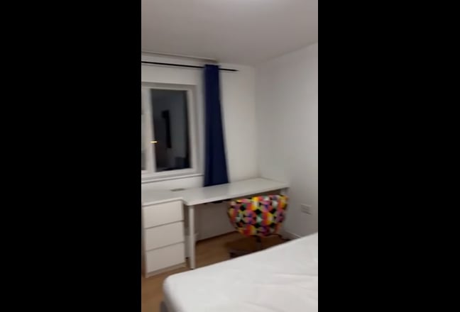 Furnished en-suite room | 15 Mins Town Uni Station Main Photo
